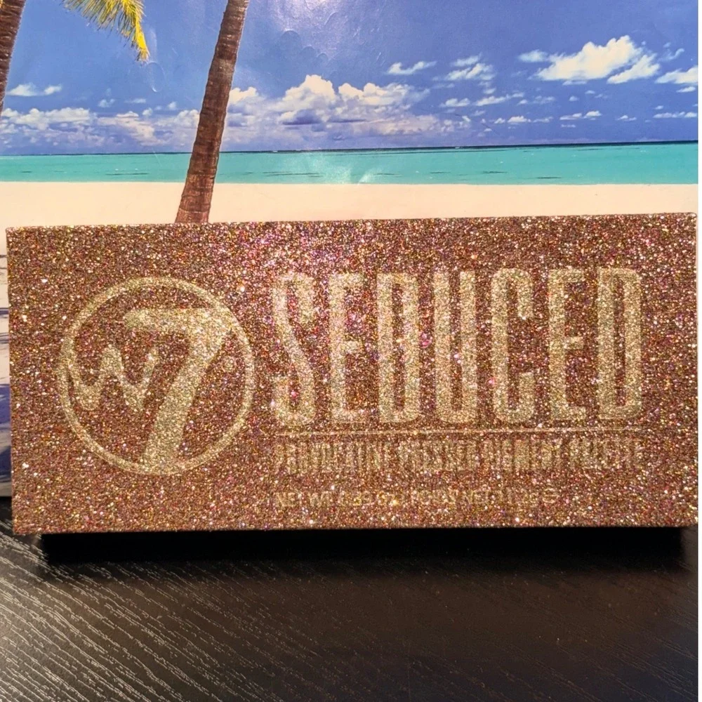 W7 Seduced Provocative Pressed Pigment Palette 14 Shades Glitter Case Mirror